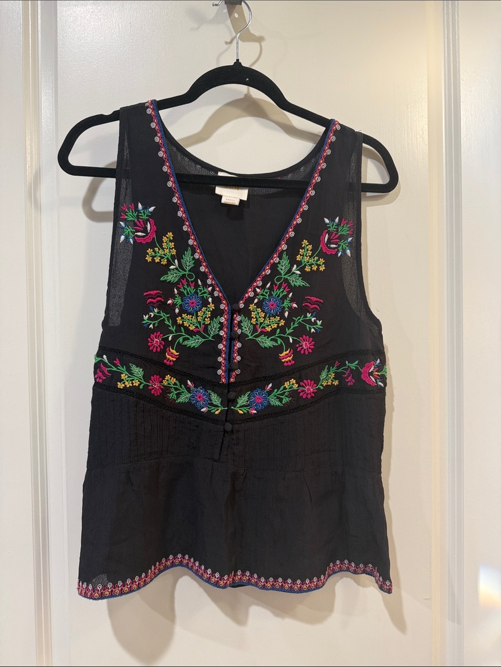 Maeve Black Embroidered V-Neck Sleeveless Top